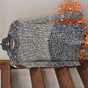Cold shoulder lightweight sweater